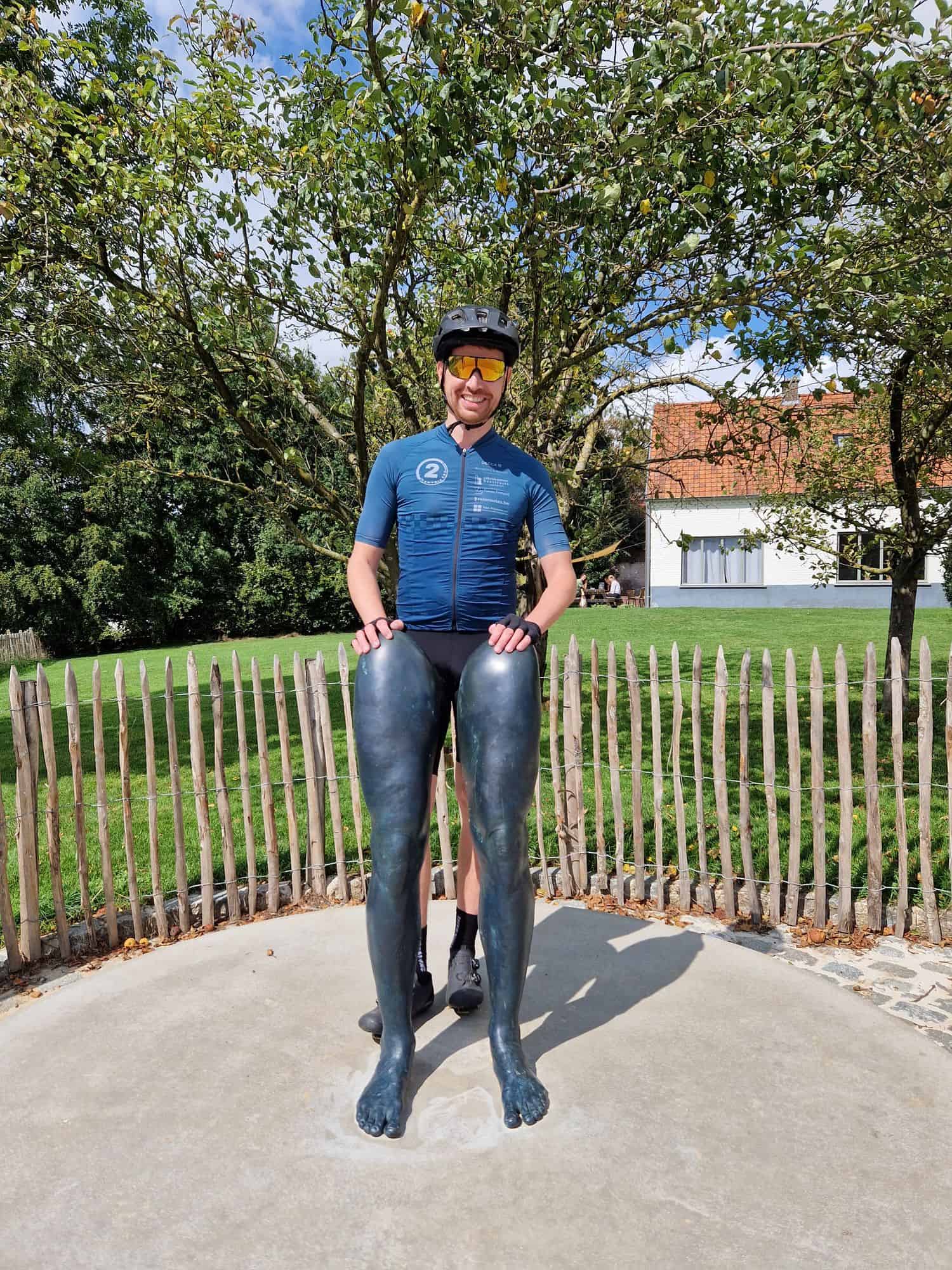 Bronzen benen van Tom Boonen op de Taaienberg