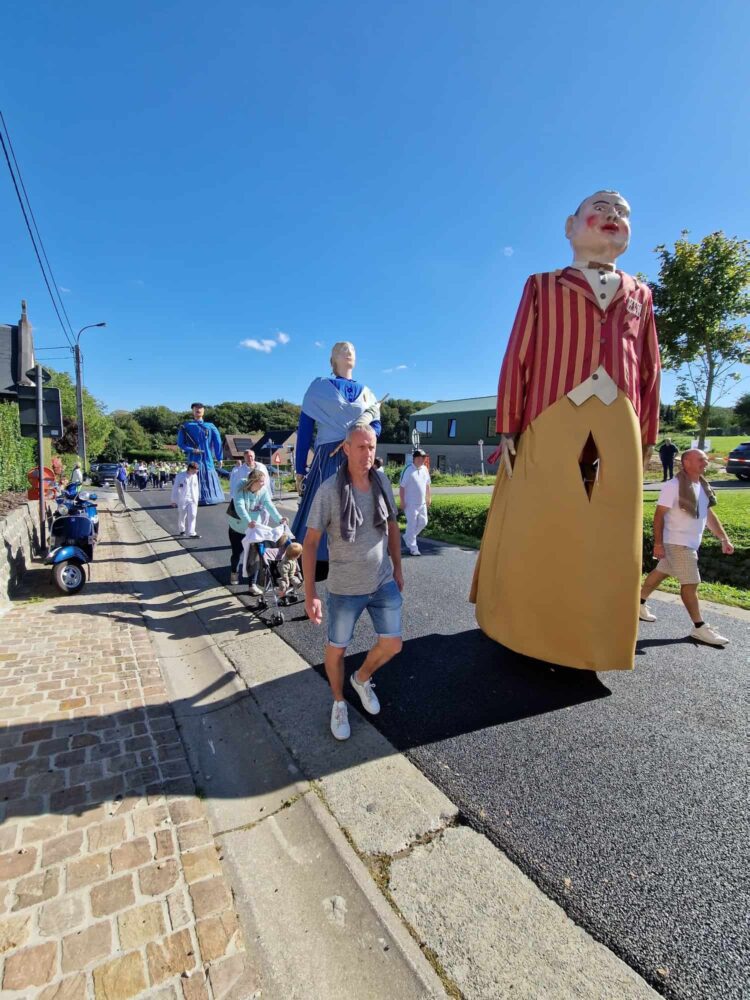 Reus in de optocht van de kermis van Louise-Marie